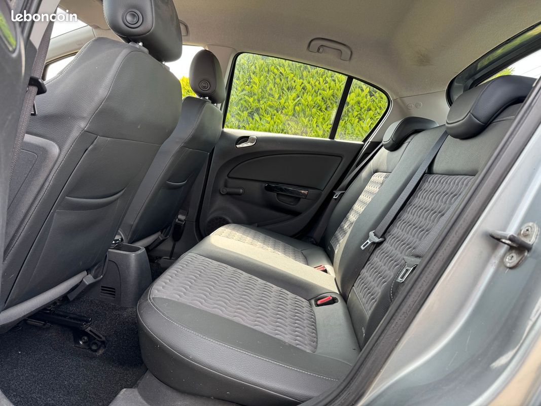 Opel Corsa PHASE 2 1.4 essence Ecoflex 100 chs (image 6)