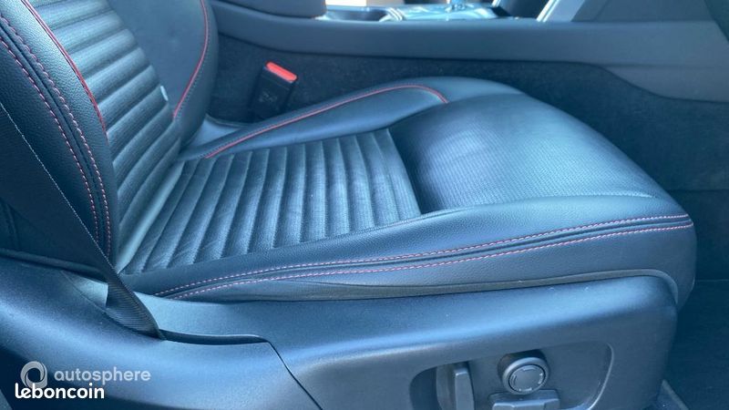 Land-Rover Discovery Sport P300e R-Dynamic S AWD BVA (image 15)