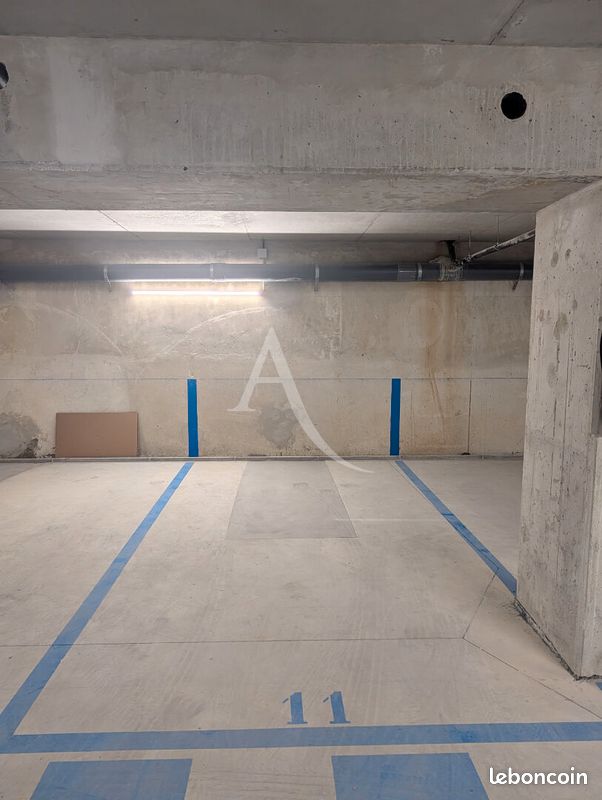 Parking/box CHELLES · 70 €/mois