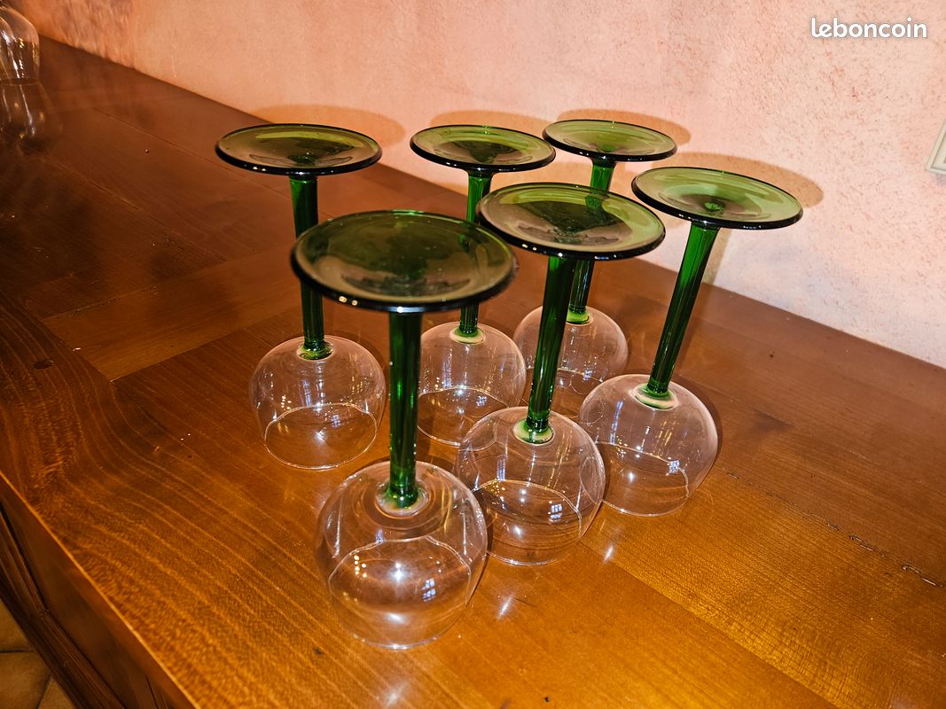 Verres à vin blanc (image 1)