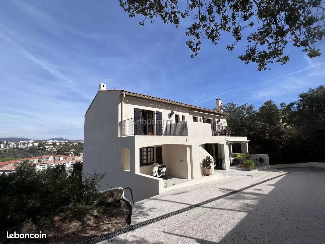 Appartement 3 pièces 64 m² · à Saint-Raphaël · 64 m² · 775 €