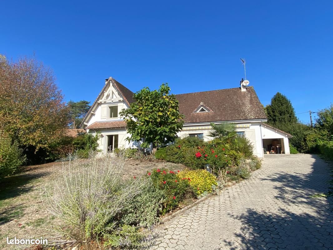 Maison 7 pièces 218 m² · à Couzeix · 218 m² · 370 000 €