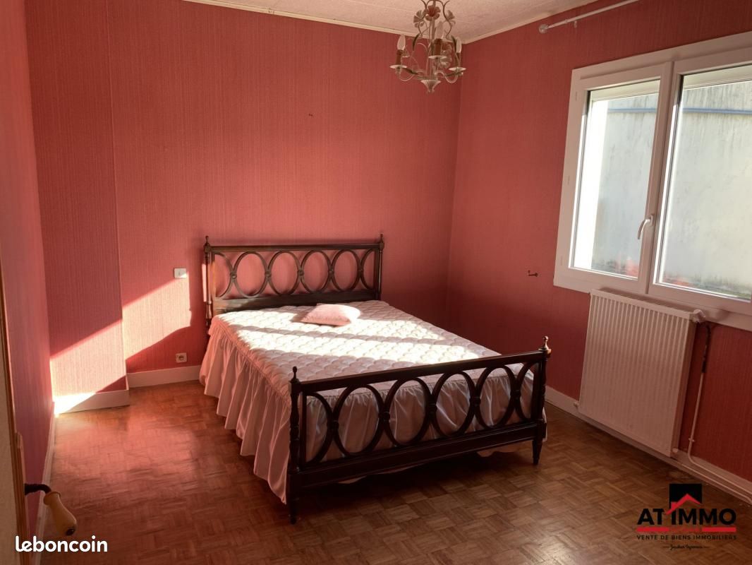 Maison 6 pièces 126 m² - Voeuil-et-Giget 16400 (image principale 13)