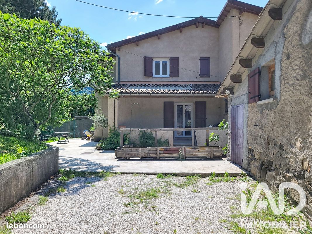 Maison 9 pièces 285 m² · à Marcoux · 285 m² · 315 000 €