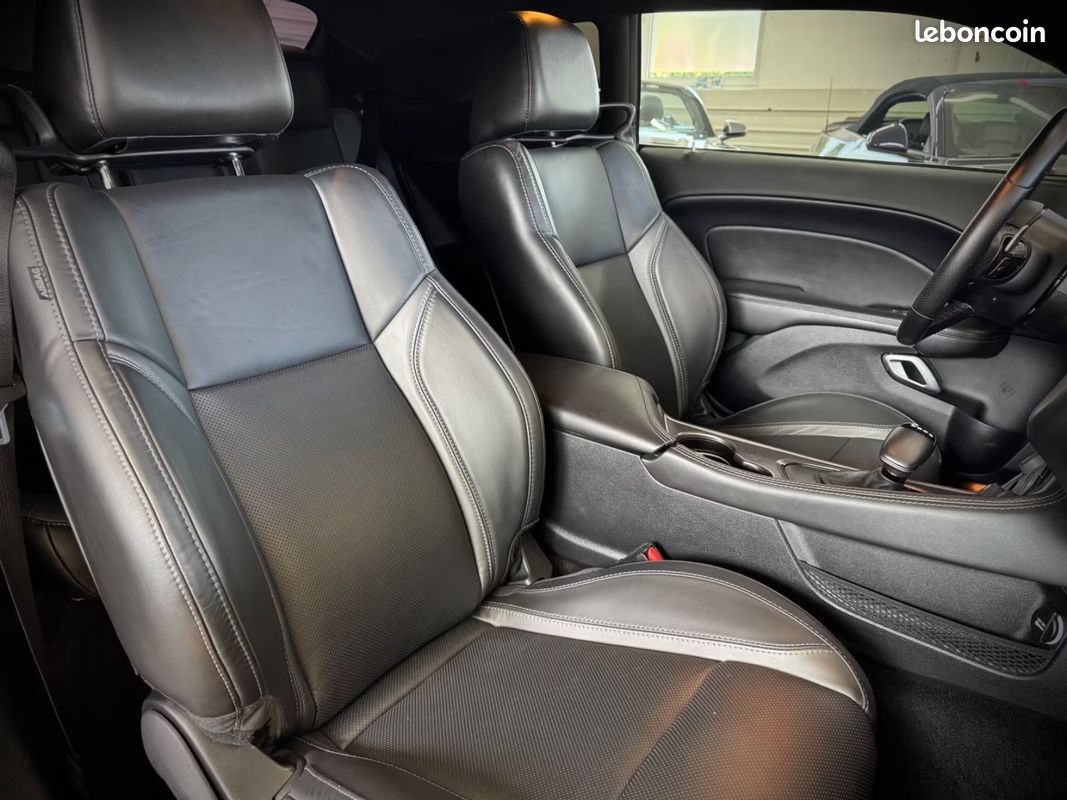 Dodge CHALLENGER R/T 5.7 V8 HEMI 381 ch – Toit ouvrant – CarPlay – Cuir intégral (image 14)