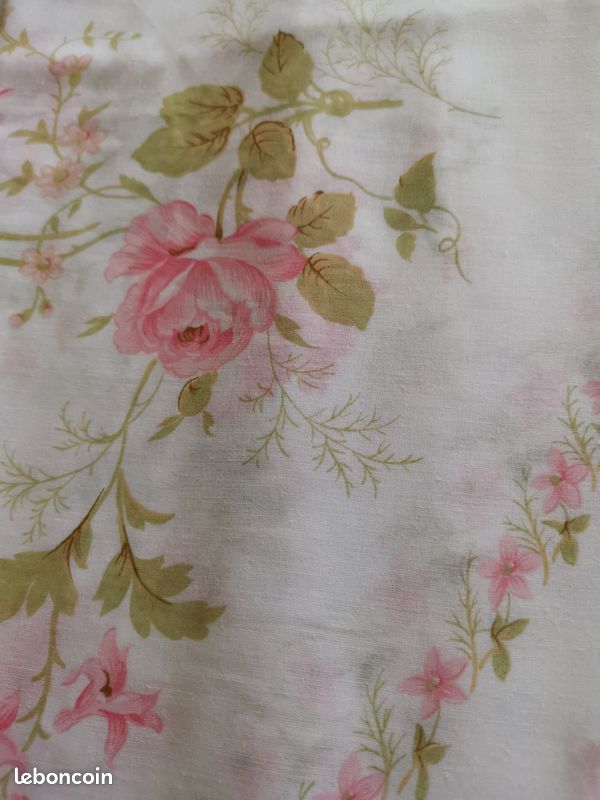 Nappe blanche fleurie rose et verte (image 3)