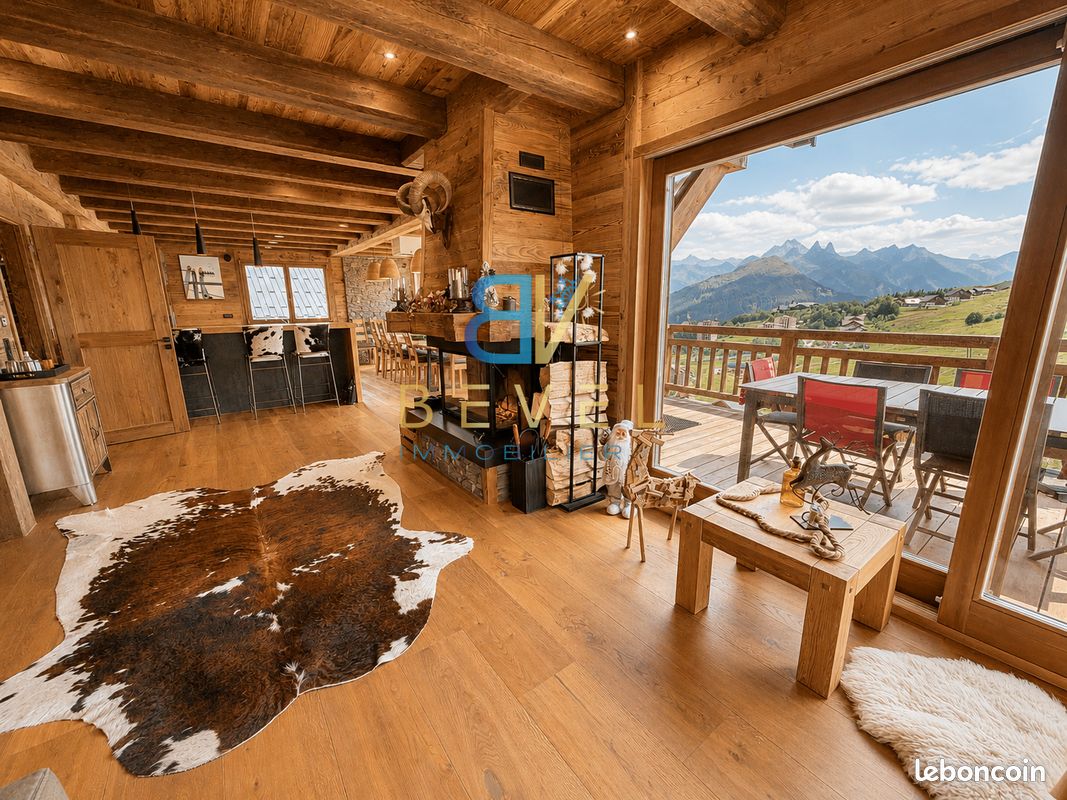 Maison 8 pièces 242 m² · à Fontcouverte-la-Toussuire · 242 m² · 2 100 000 €