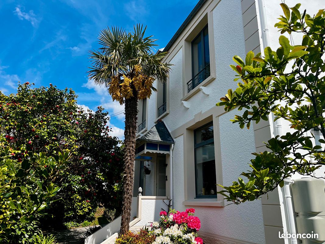 Maison 9 pièces 212 m² · à Le Relecq-Kerhuon · 212 m² · 570 000 €
