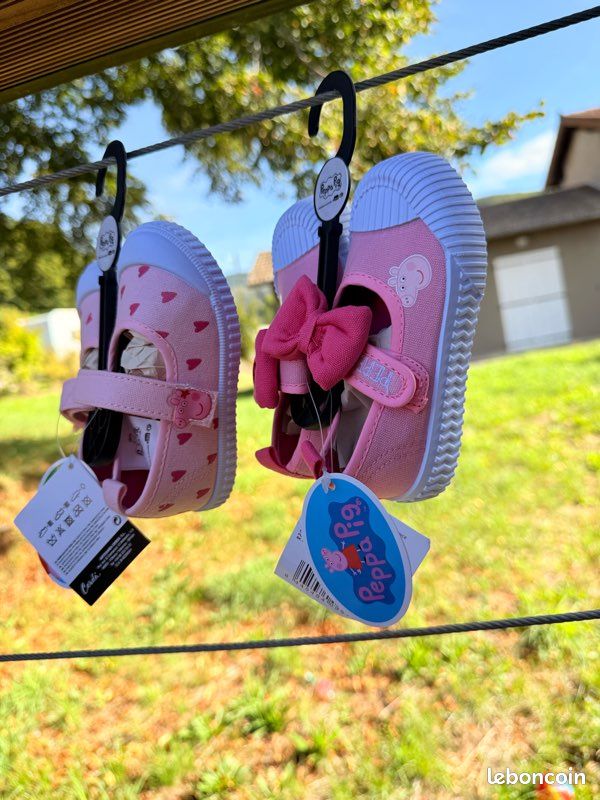 Chaussure en lot ou à l’unité - Peppa pig (image 1)
