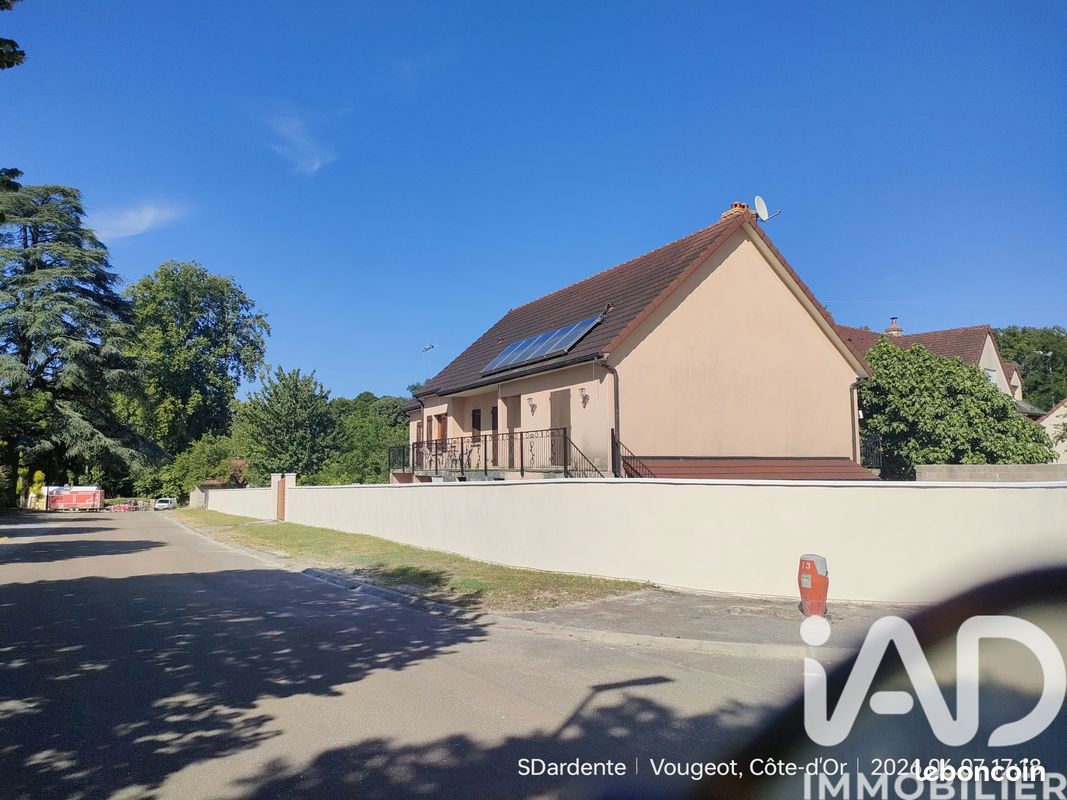 Maison 7 pièces 144 m² · à Vougeot · 144 m² · 339 000 €