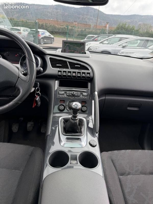 Peugeot 3008 1.6 HDi112 FAP Allure (image 7)
