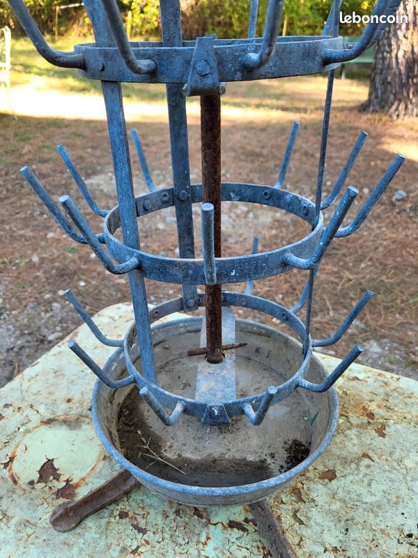 ancien casier porte bouteille en métal galvanisé vintage