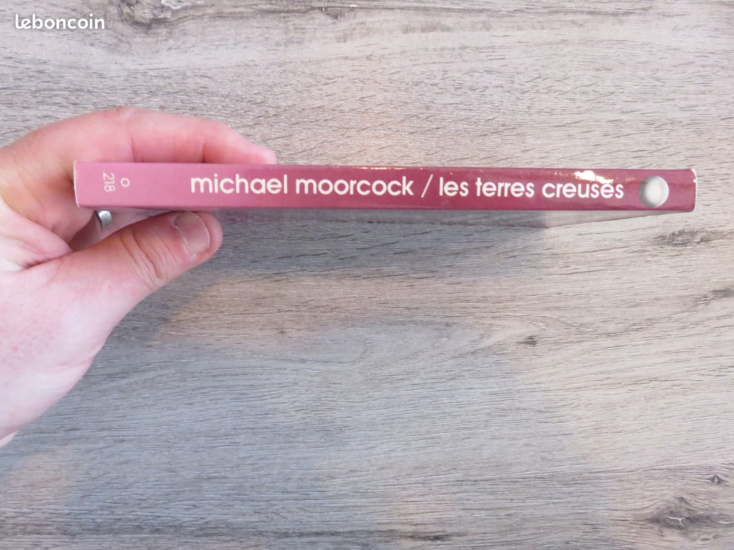 Les Terres Creuses - Collection Présence du Futur N° 218 - Michael Moorcock (image 3)