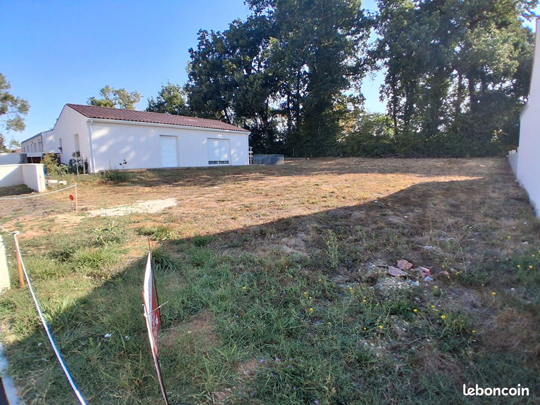 Terrain 432 m² · à Saint-Agnant · 432 m² · 66 000 €
