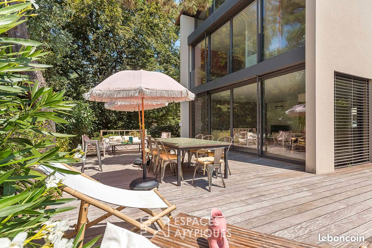 Maison 6 pièces 256 m² · à Saint-Didier-au-Mont-d'Or · 256 m² · 1 250 000 €