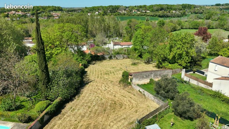 Terrain 1566 m² Taillebourg