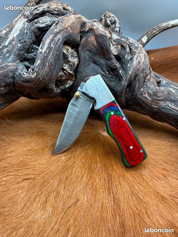 Set de Deux couteaux Damas artisanaux Manches en Bois avec étuis en cuir ref L151 (image 3)