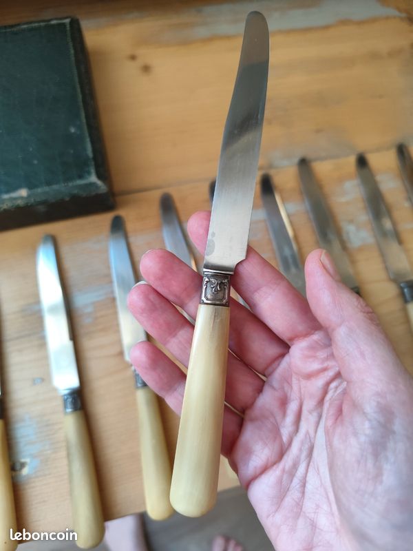 FOURCHETTES À DESSERT vintage en bronze?et manches en bakélite/1940's EUR 45,00 - FR