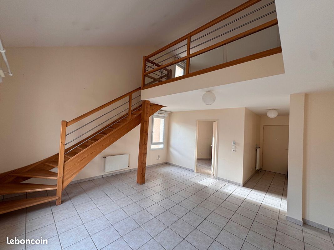 Appartement 5 pièces 106 m² · à Riorges · 106 m² · 875 €/mois