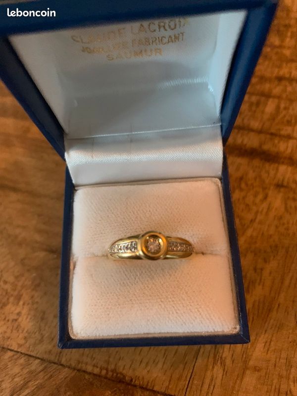 Bague 18 carats incrustée de diamants véritables (image 1)