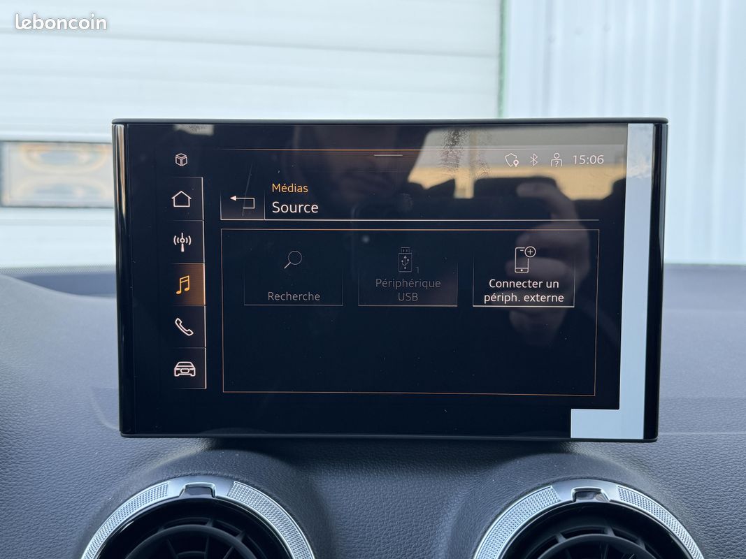 AUDI Q2 35 TFSI 150 S tronic 7 Design (image 24)