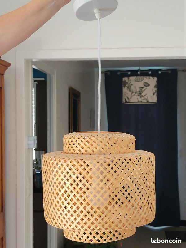 Lustre rotin (image 1)