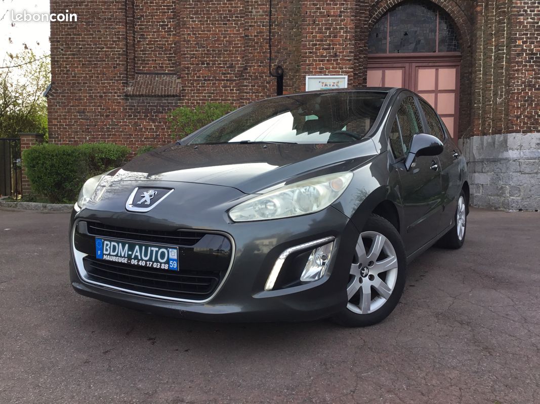 Peugeot 308 phase 2 1.6 hdi 92 finition style /2012/ clim/160 000km /garantie 6 mois (image 1)