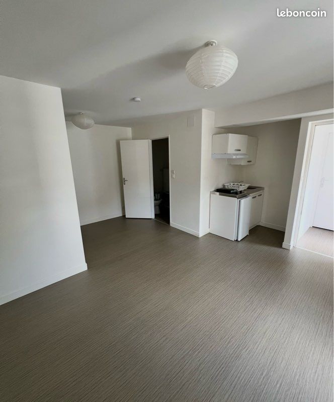 Studio à la location (image 1)