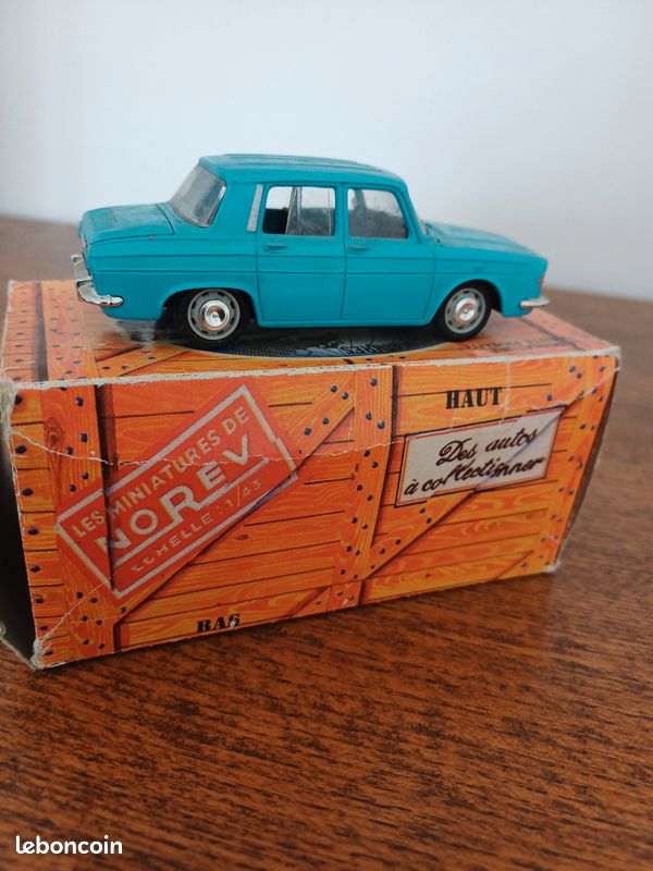 Miniature Renault 10 (image 2)