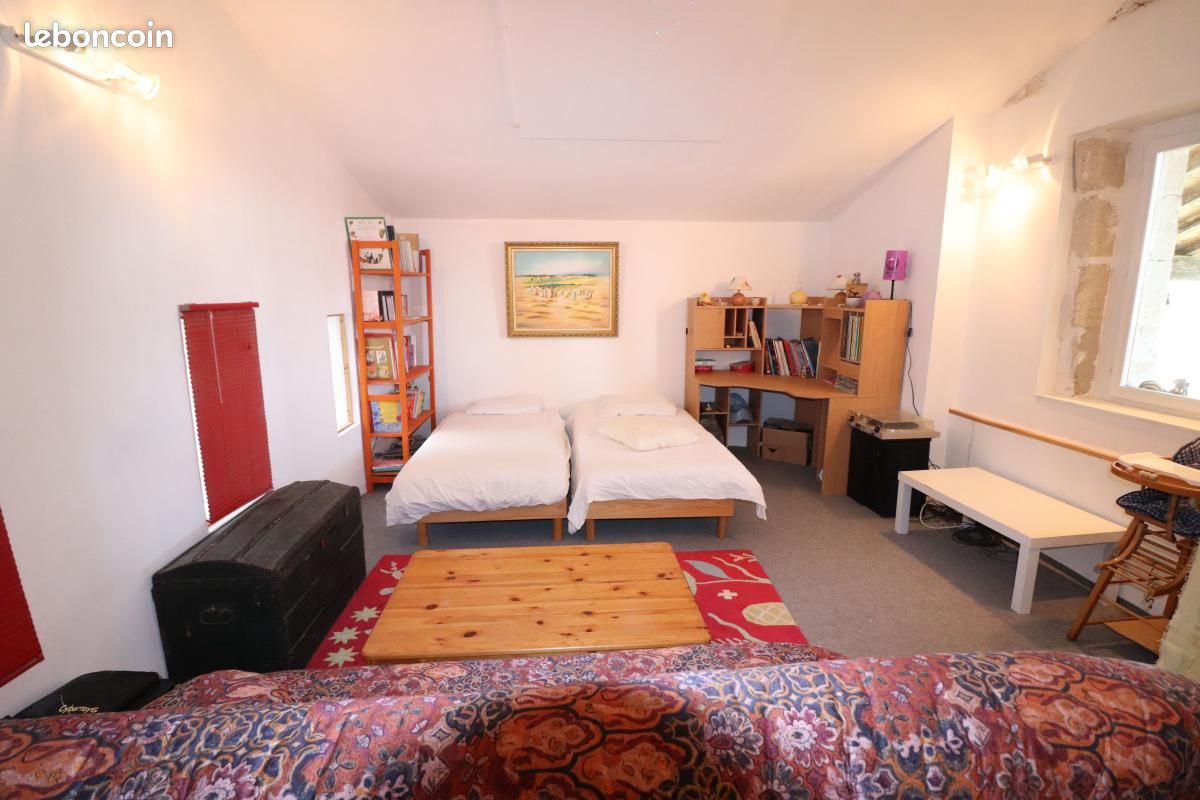 Propriété 8 pièces 300 m² - Lussant 17430 (image principale 13)