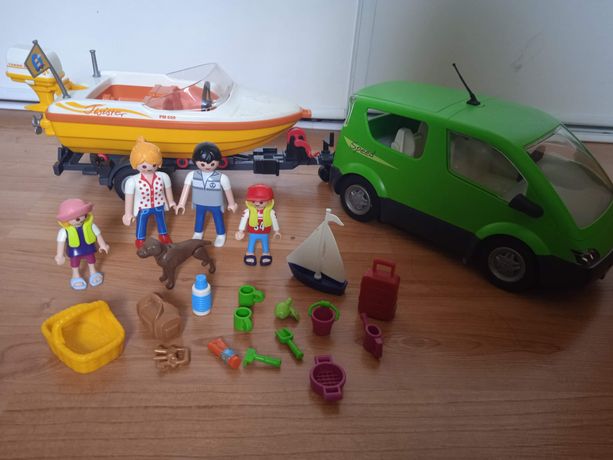 Playmobil Family Fun 4144 voiture familiale avec remorque et bateau -  Playmobil