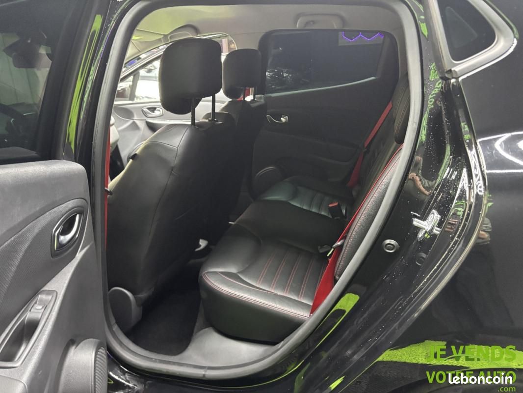 Renault Clio 1.6 T 220ch RS Trophy EDC 5p (image 20)