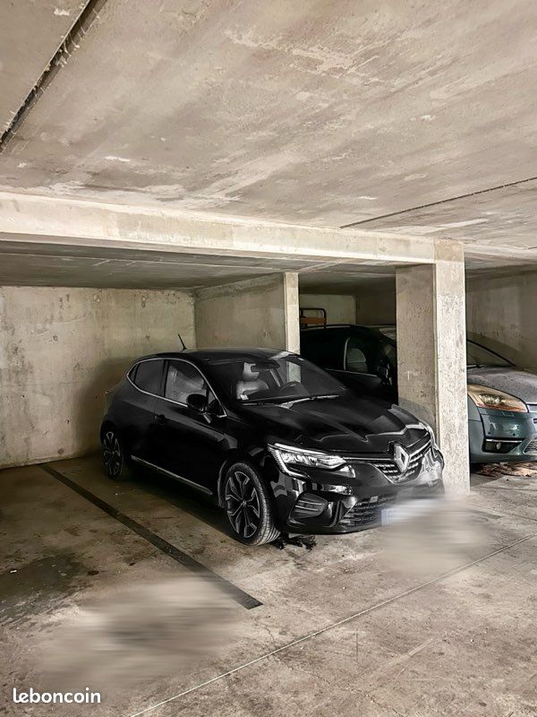 Garage Place de Parking · à Marseille · 100 €/mois