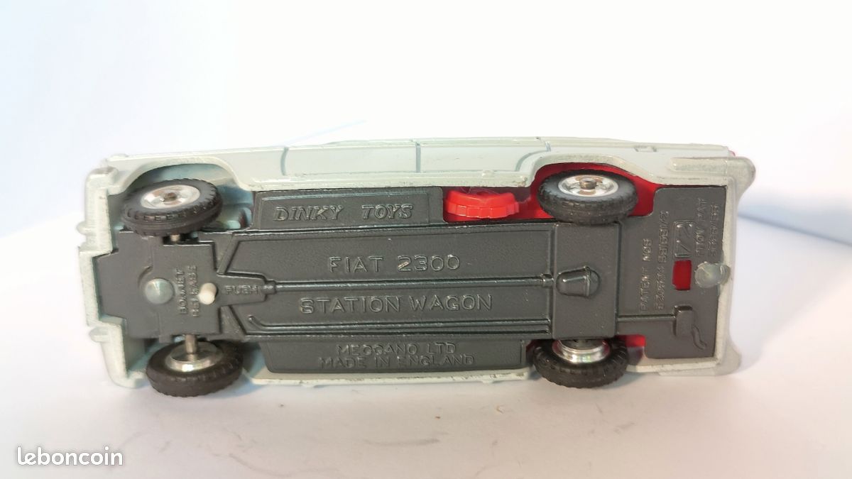 Dinky Toys 4.2 FIAT 2300 STATION WAGON No:172 Diecast Vintage Car White Blue