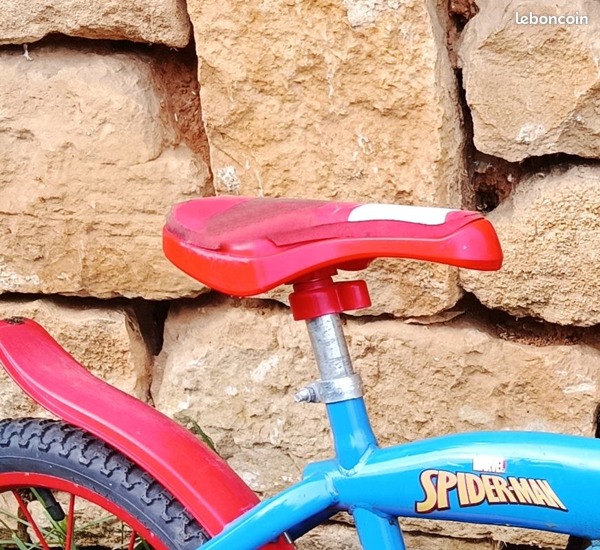 Vélo Spiderman pour enfant de à ans Vélos
