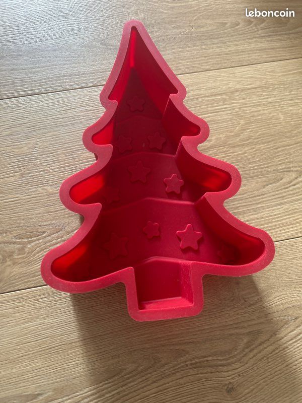 Brownies au chocolat Sapin de Noël avec glaçage au chocolat et pépites