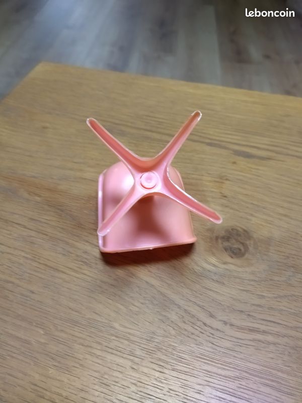 Lot de 25 accessoires et meubles pour poupées comme Barbie, Steffi etc... Années 90's (image 5)