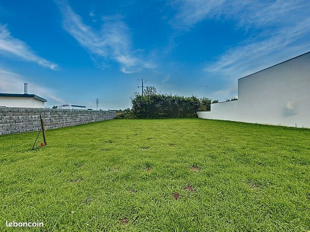 Terrain 829 m² LESNEVEN
