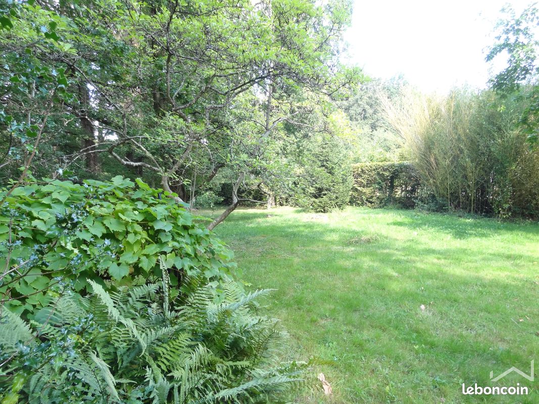 Terrain 1700 m² · à Bullion · 1 700 m² · 190 000 €