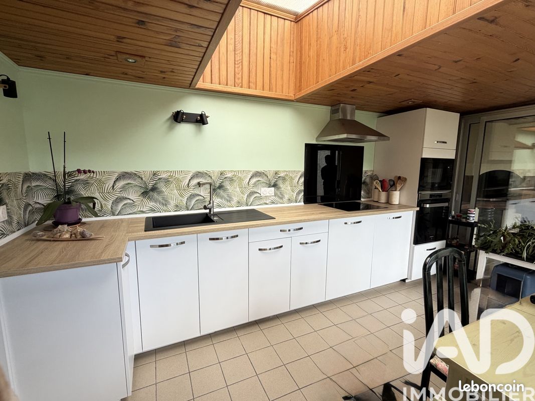 Maison 5 pièces 103 m² · à Saint-Yzan-de-Soudiac · 103 m² · 164 000 €