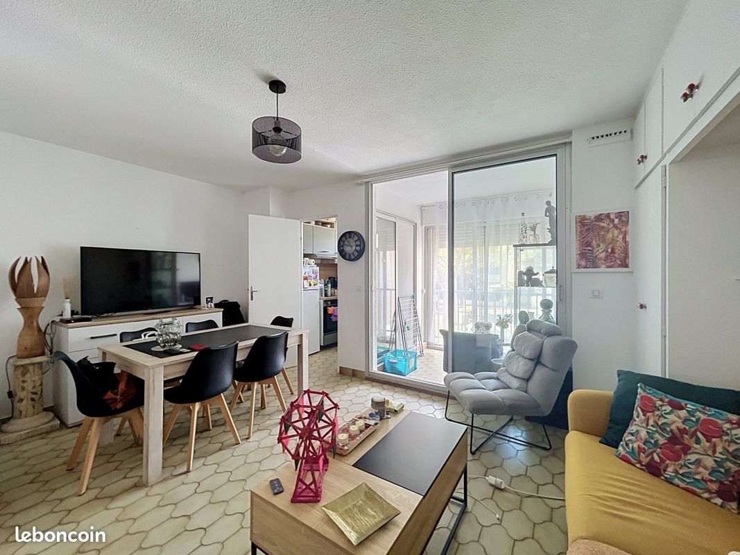 Appartement 1 pièce 27 m² · à Saint-Cyprien · 26,8 m² · 560 €/mois