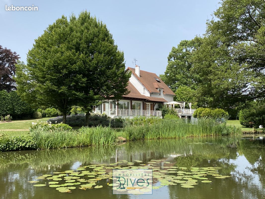Maison 15 pièces 307 m² · à Cholet · 307 m² · 749 000 €
