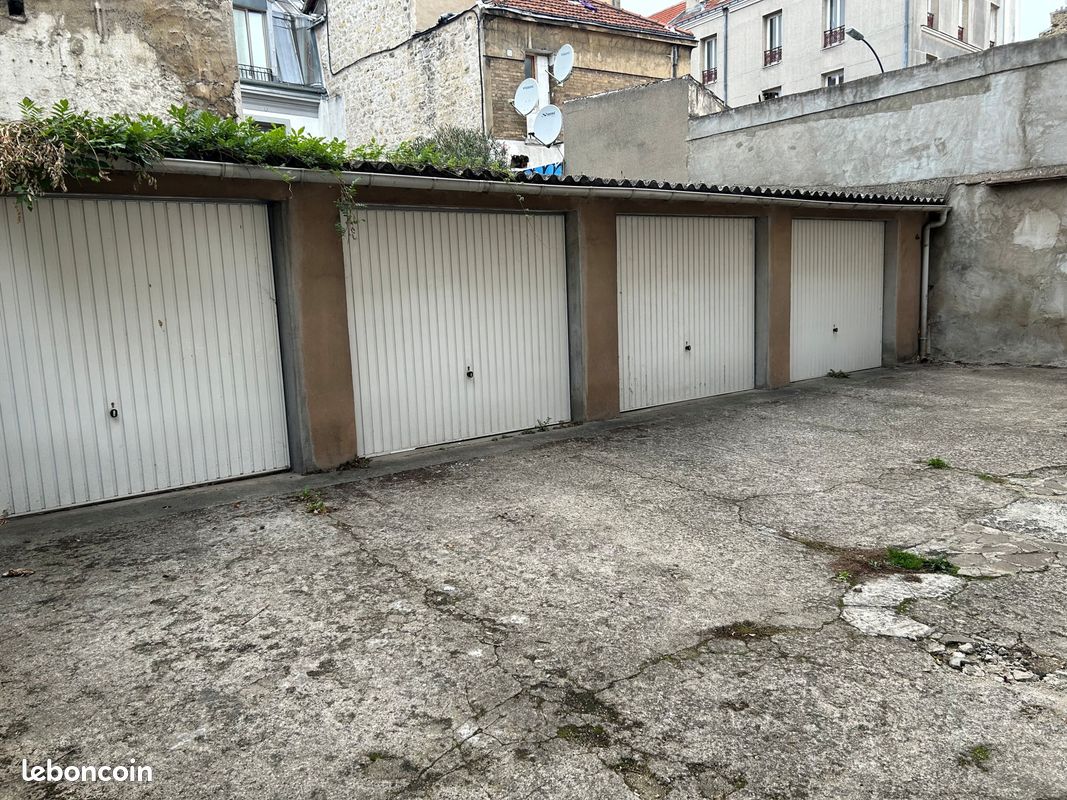 Parking/box Le Pré-Saint-Gervais · 110 €/mois