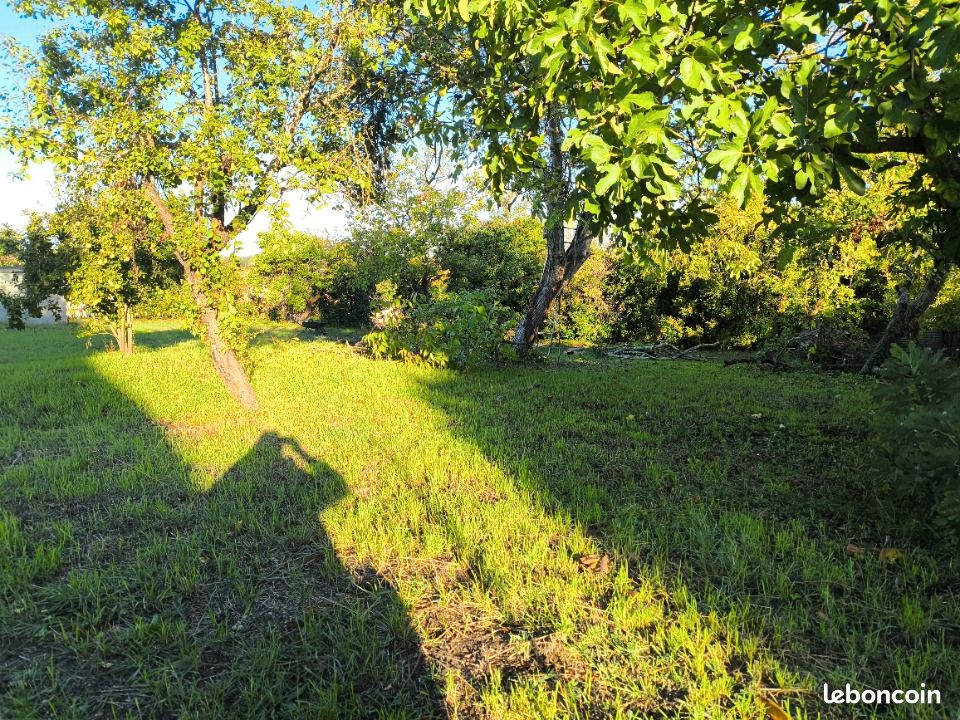 Terrain 504 m² · à Gimeux · 23 000 €