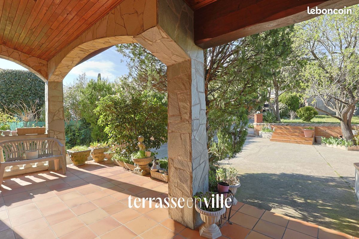 Maison 8 pièces 218 m² · à Le Rove · 218 m² · 695 000 €