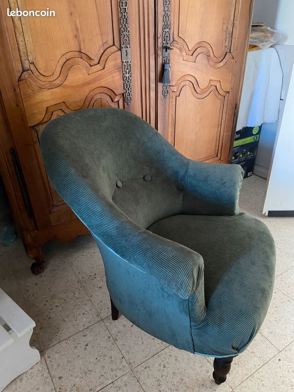 Fauteuil crapaud entièrement restauré (image 2)