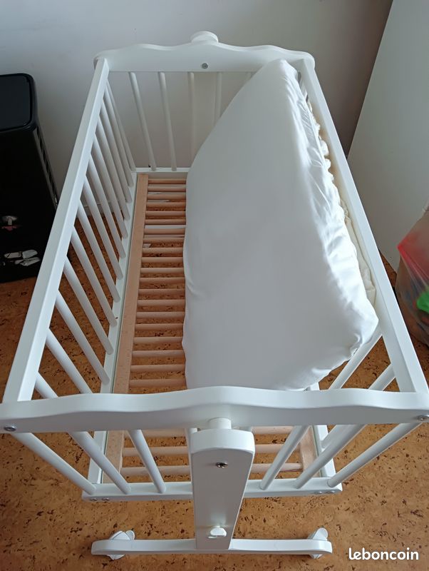 Berceau +matelas (image 1)