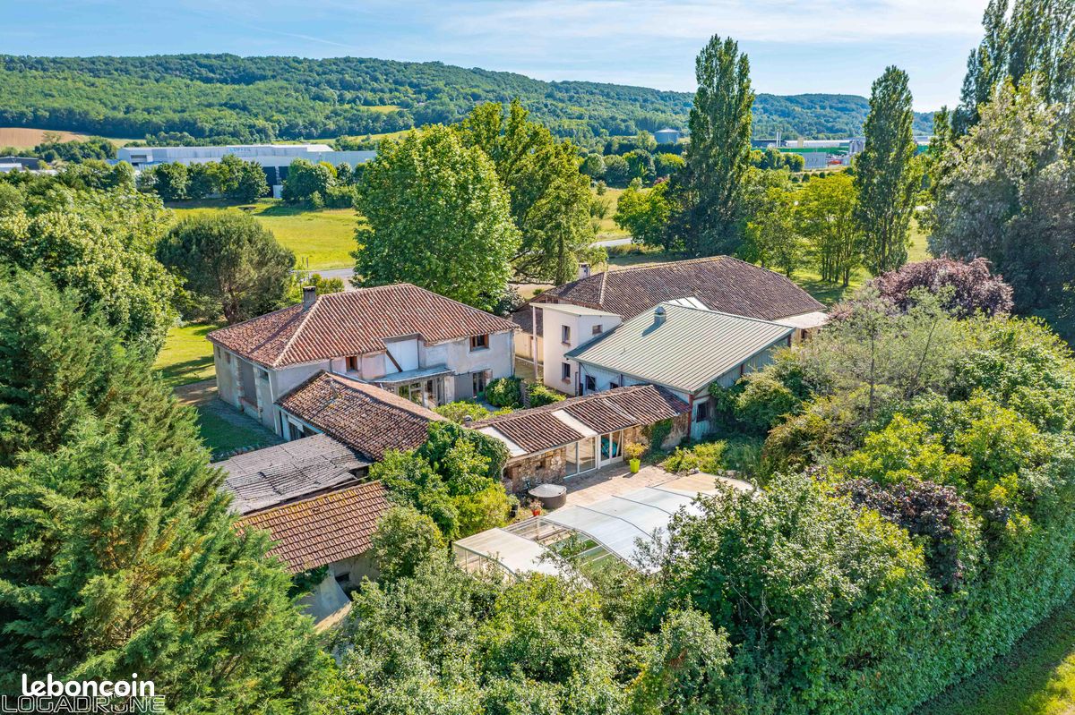 Maison 8 pièces 220 m² · à Villeneuve-sur-Lot · 220 m² · 462 000 €