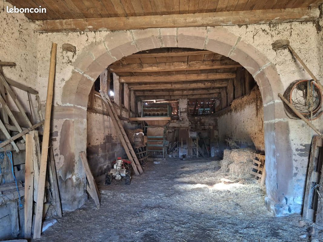 Maison 1 pièce 350 m² · à Corbenay · 350 m² · 59 500 €