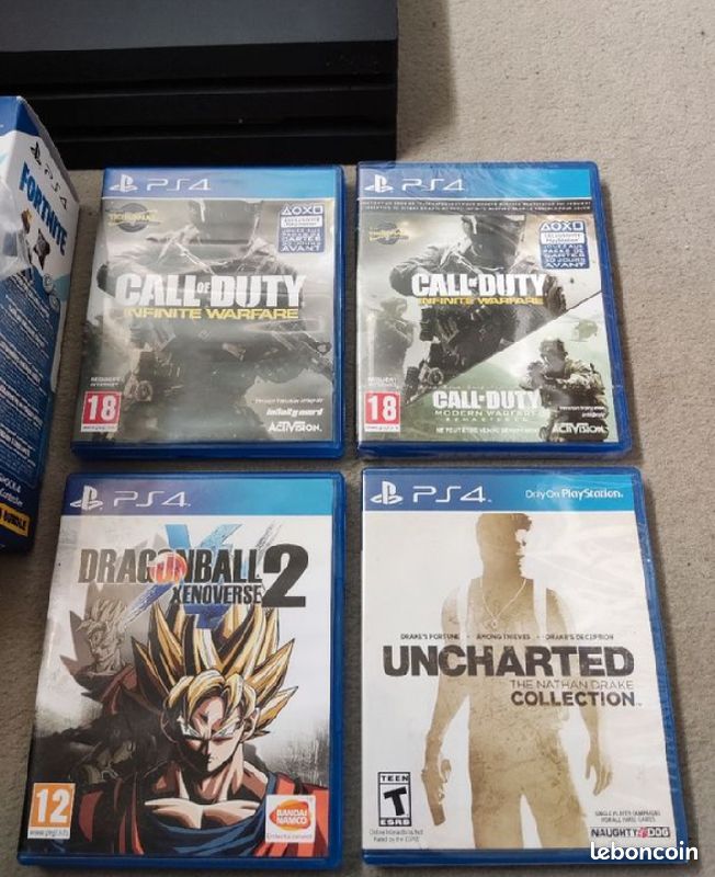 Ps4 Pro noire + manette + 4 jeux (image 4)